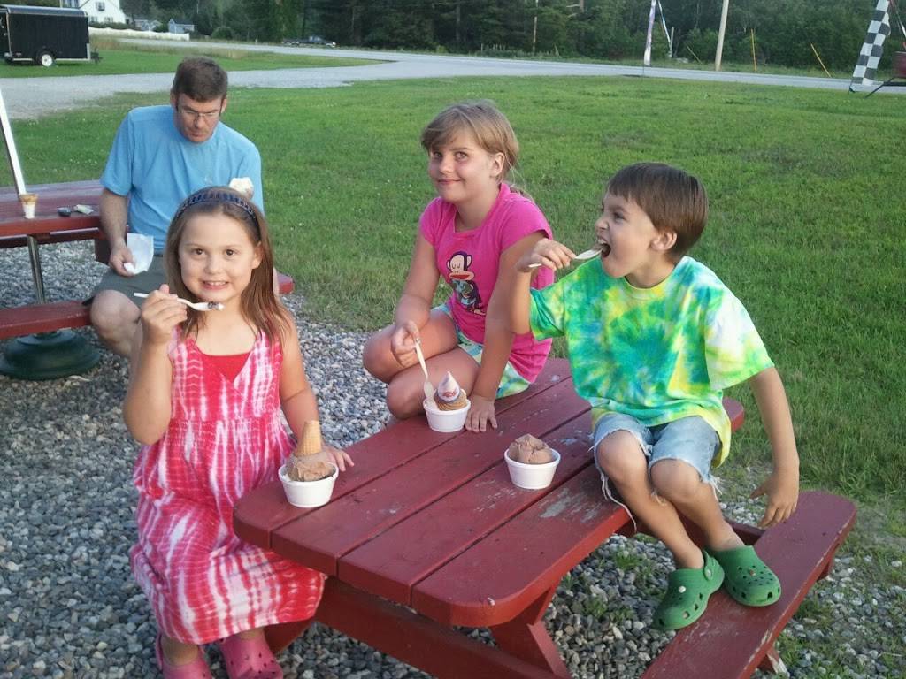 Raymonds Frozen Custard | restaurant | 857 Roosevelt Trail, Casco, ME 04015, USA | 2076551116 OR +1 207-655-1116