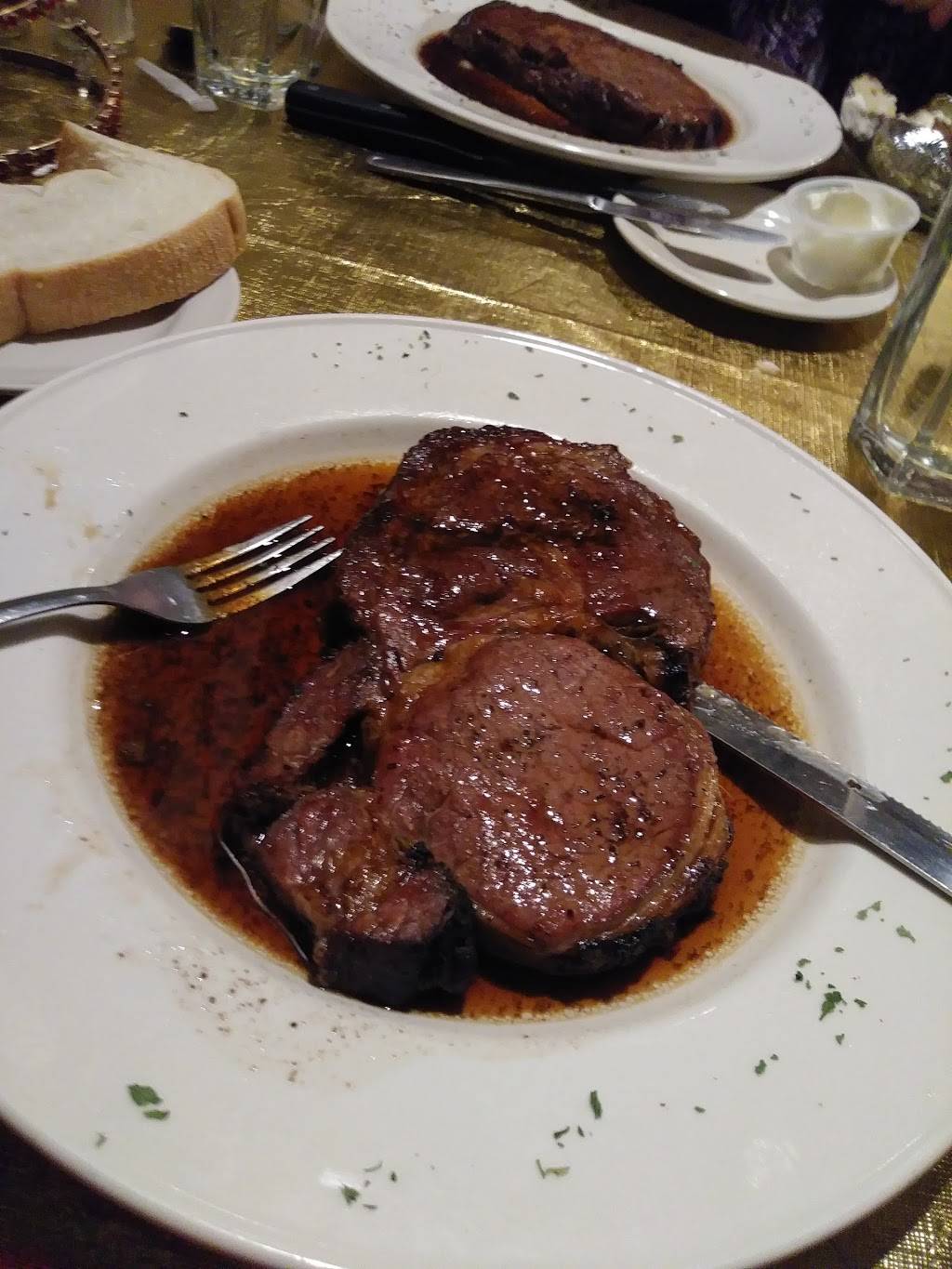 Flamingos Hollywood Steakhouse | restaurant | 660 N Gallatin Ave Ext, Uniontown, PA 15401, USA | 7244381993 OR +1 724-438-1993