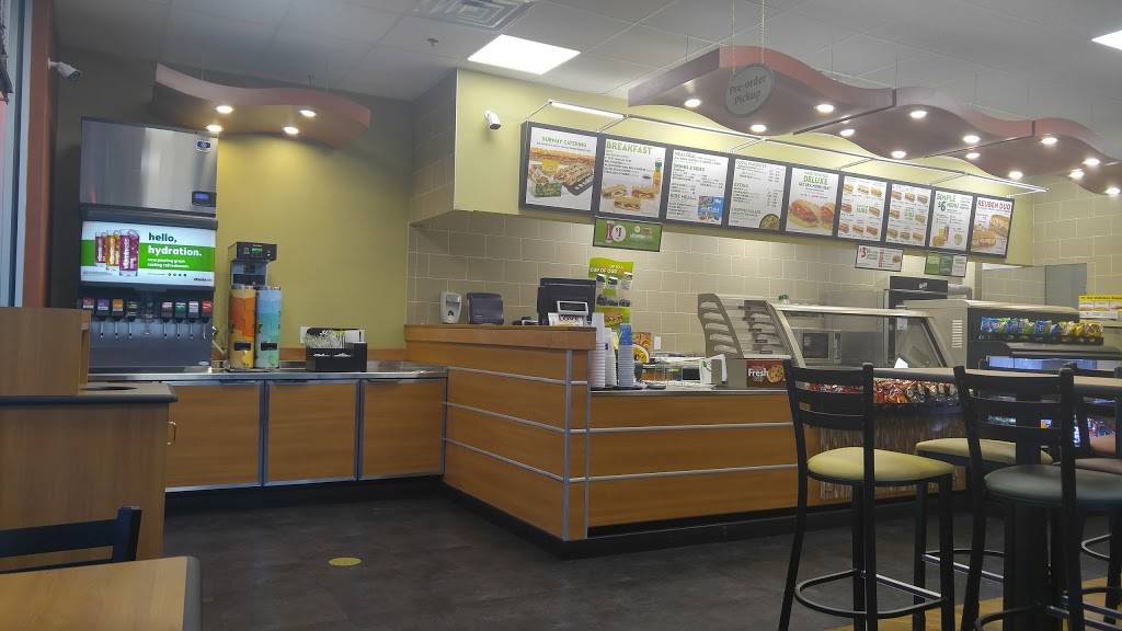 Subway Restaurants | restaurant | 116 W Parkerville Rd #400, DeSoto, TX 75115, USA | 9729205552 OR +1 972-920-5552