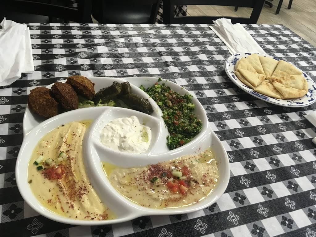 Rozana Mediterranean Grill | restaurant | 6113 Fort Ave, Lynchburg, VA 24502, USA | 4342395000 OR +1 434-239-5000