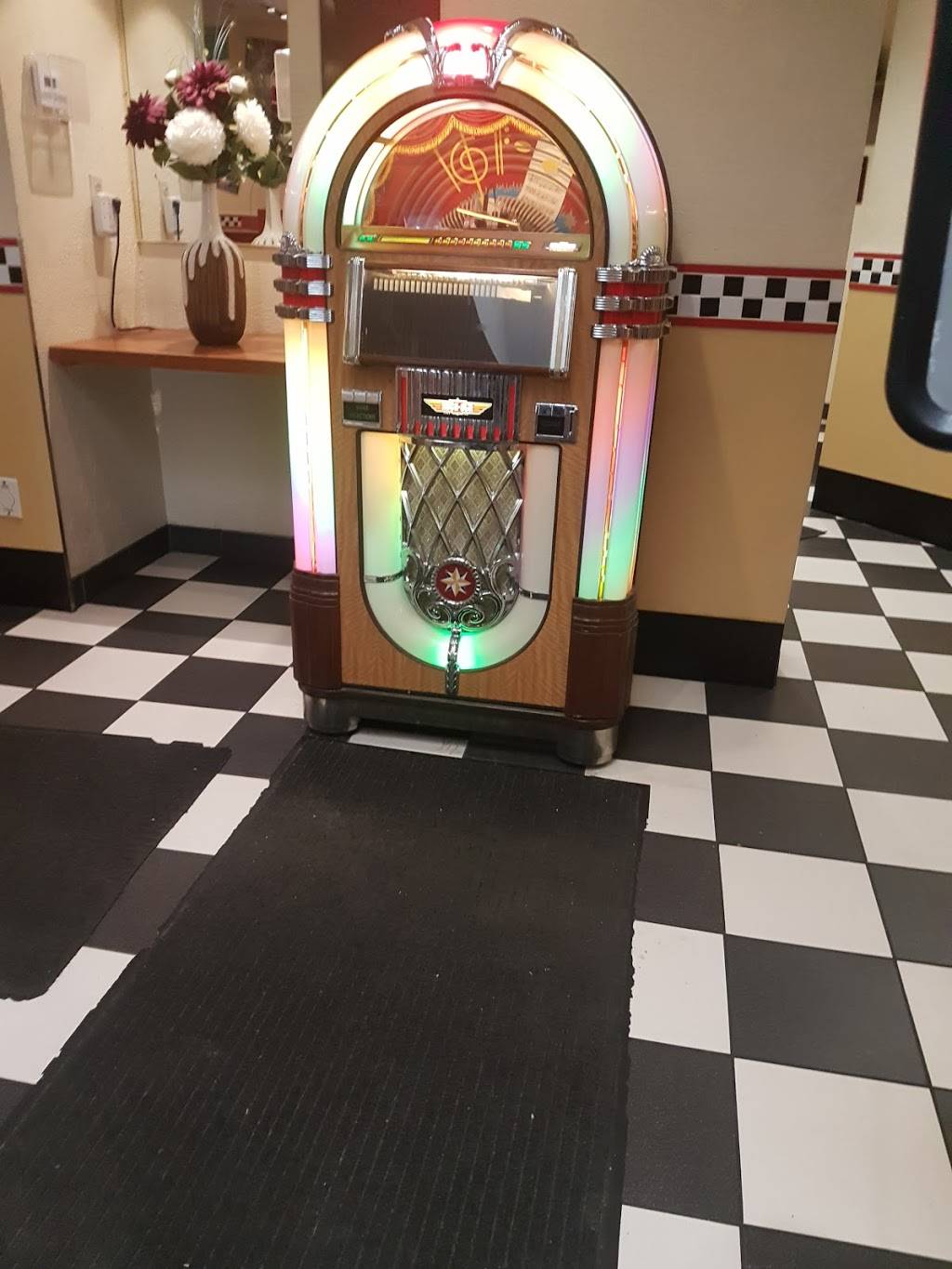 Angels Diner | restaurant | 395 Ontario St, St. Catharines, ON L2N 4M8, Canada | 9059389807 OR +1 905-938-9807