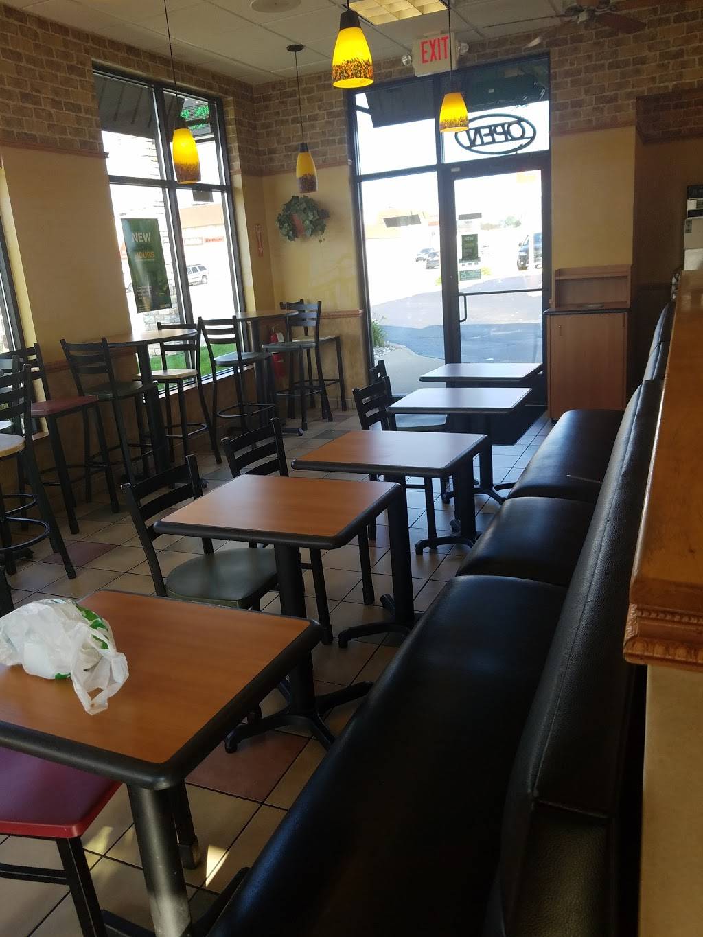 Subway | restaurant | 18500 E 9 Mile Rd, Eastpointe, MI 48021, USA | 5864478163 OR +1 586-447-8163