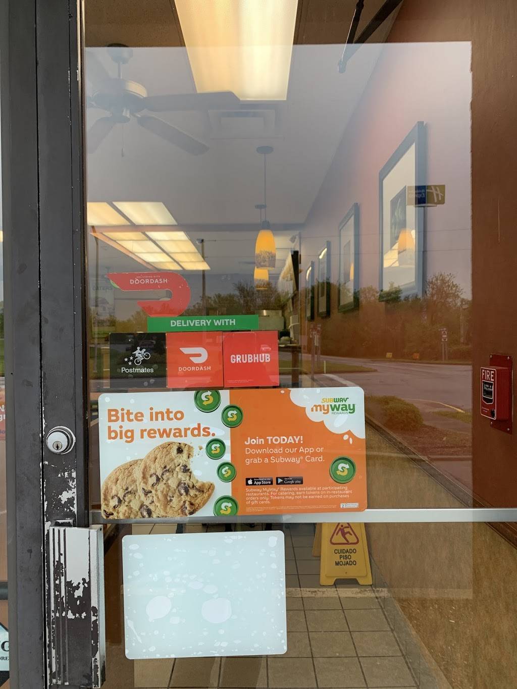 Subway | restaurant | 411 W Spring St, New Albany, IN 47150, USA | 8129459330 OR +1 812-945-9330