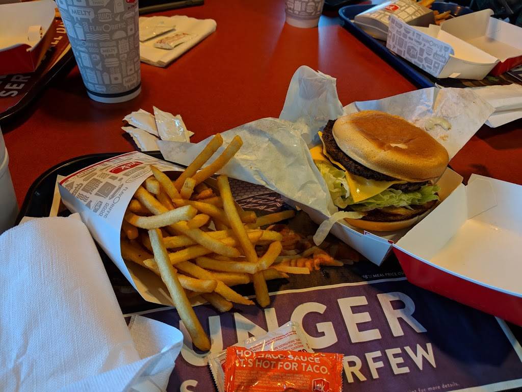 Jack in the Box | restaurant | 31769 The Old Rd, Castaic, CA 91384, USA | 6612571889 OR +1 661-257-1889