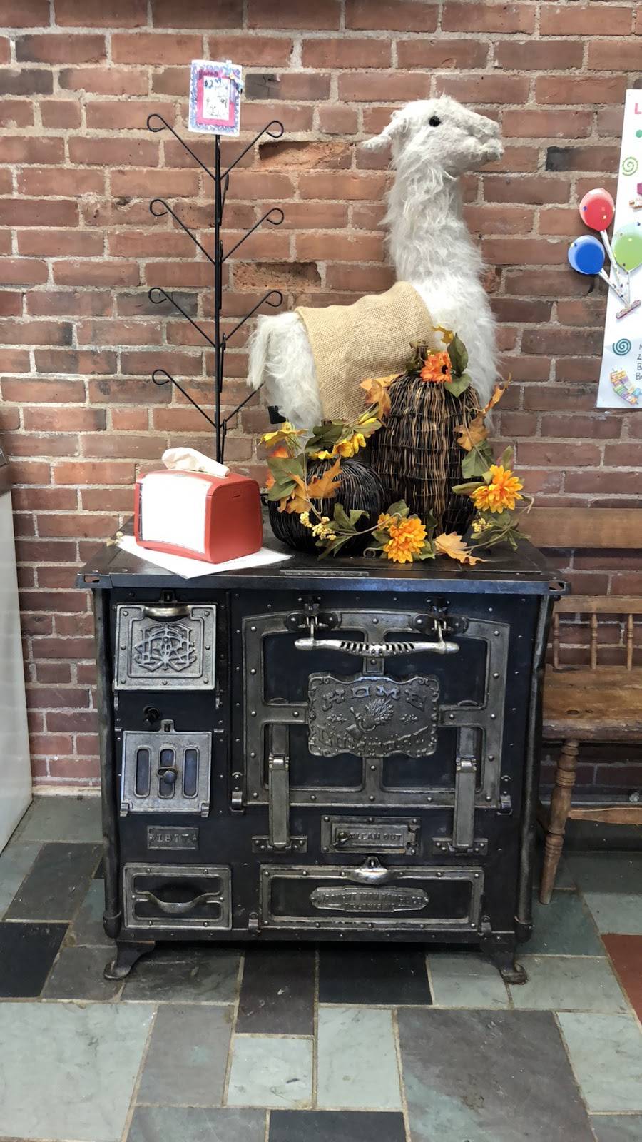 Lakeside Farm Stand | restaurant | 31 Lake Dr, Guilford, CT 06437, USA | 2034570152 OR +1 203-457-0152