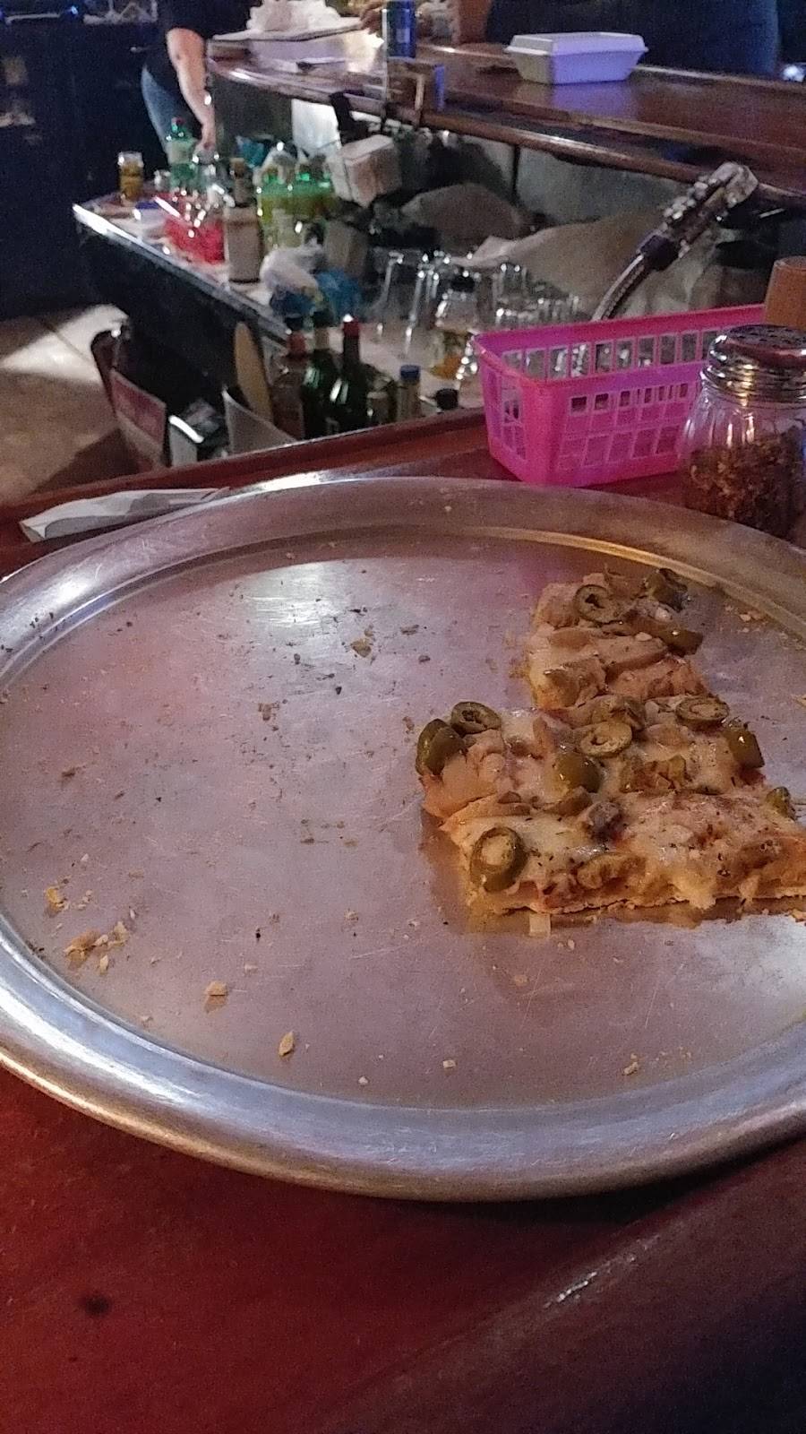 Heines Famous Pizza LLC | restaurant | Center St, Horicon, WI 53032, USA | 9203862181 OR +1 920-386-2181