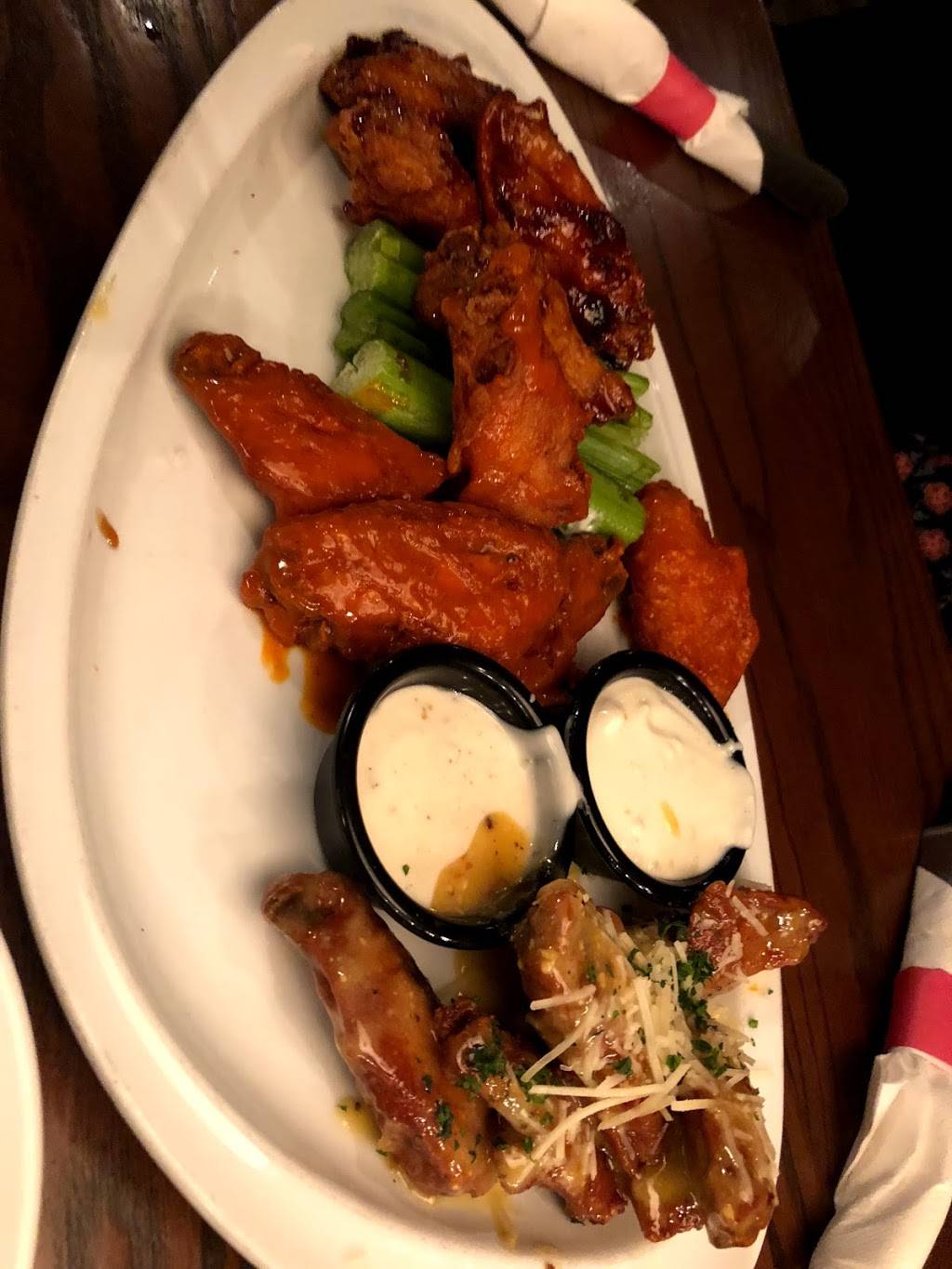 TGI Fridays | restaurant | 829 Merrick Ave, Westbury, NY 11590, USA | 5168328320 OR +1 516-832-8320