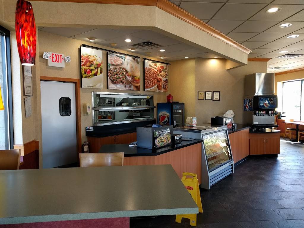 Donatos Pizza | restaurant | 18100 Detroit Ave, Lakewood, OH 44107, USA | 2162277200 OR +1 216-227-7200