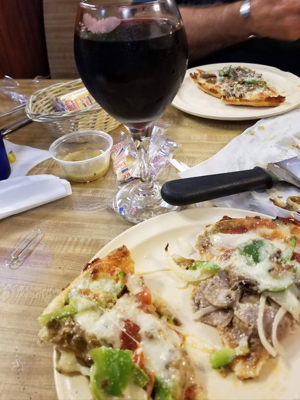 Pizza House | restaurant | 310 Poplar St, Travelers Rest, SC 29690, USA | 8648343300 OR +1 864-834-3300