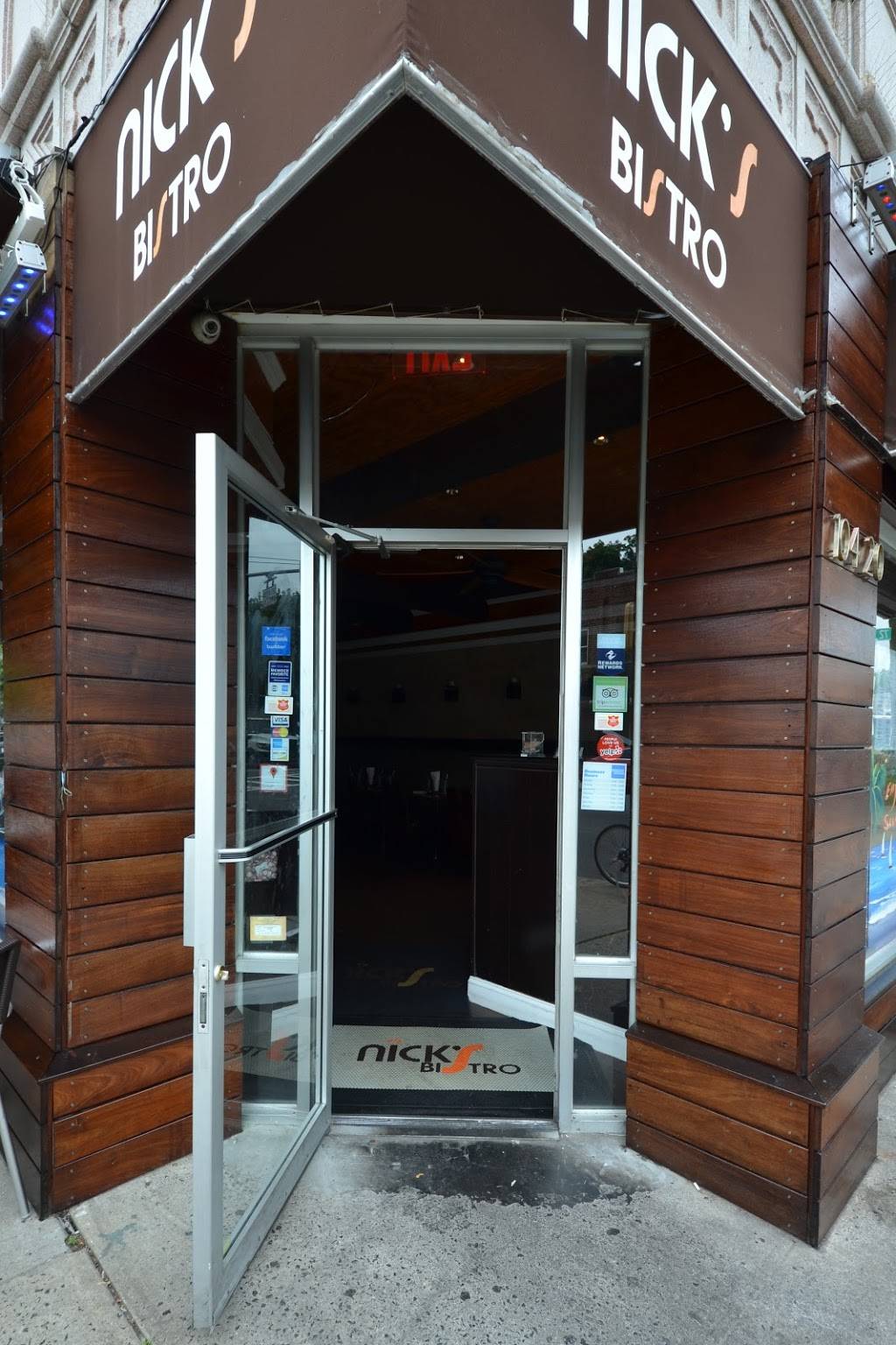 Nicks Bistro | restaurant | 104-20 Metropolitan Ave, Forest Hills, NY 11375, USA | 7185446425 OR +1 718-544-6425
