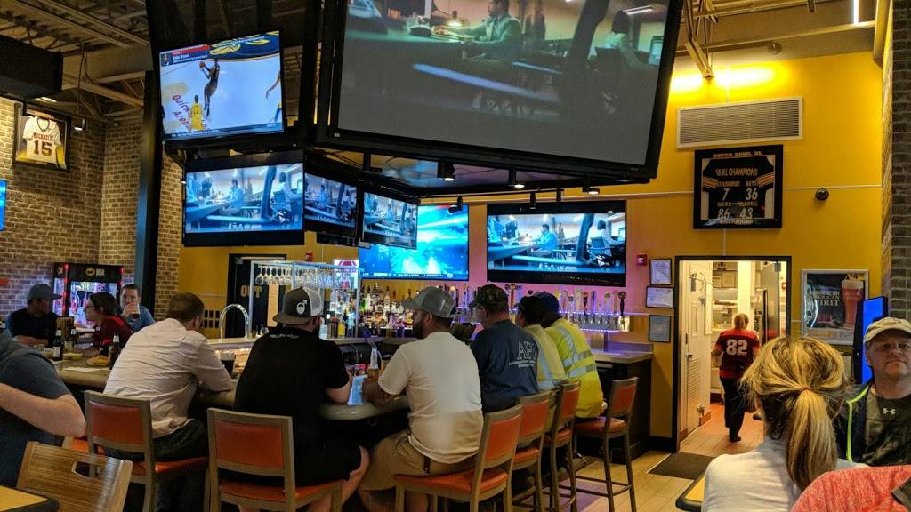 Buffalo Wild Wings | restaurant | 249 Marketplace Boulevard, Selinsgrove, PA 17870, USA | 5707431402 OR +1 570-743-1402