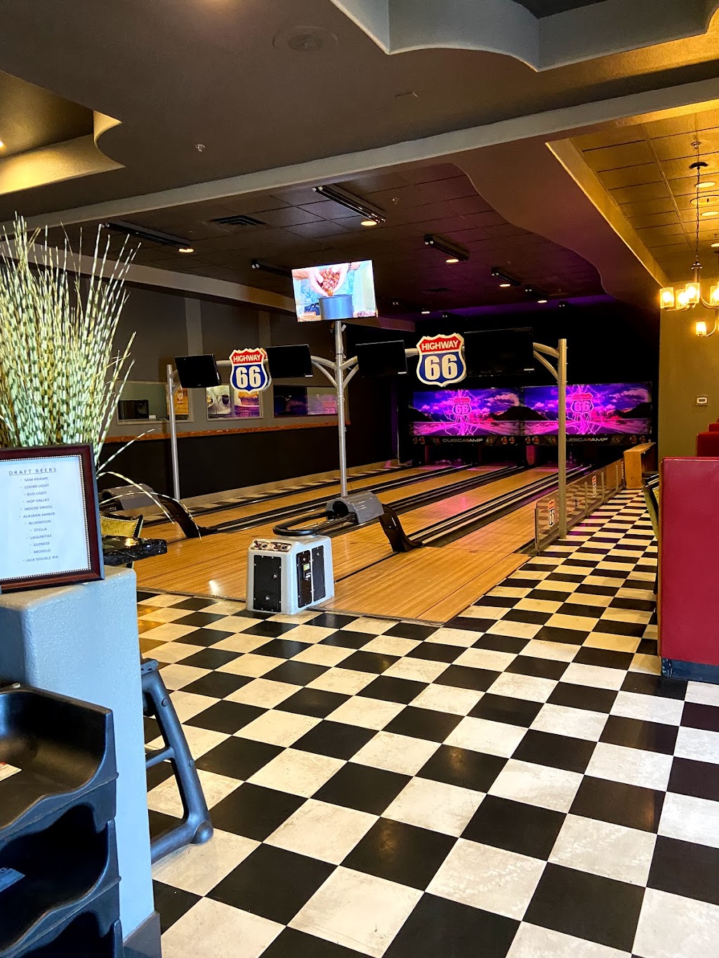 Pour House | restaurant | 1101 NV-160, Pahrump, NV 89048, USA | 7755371111 OR +1 775-537-1111