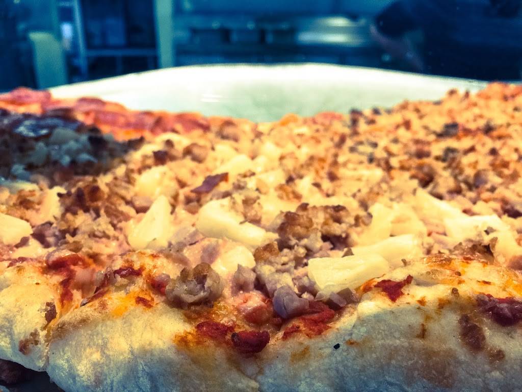 Weston Pizza & Wings | restaurant | 1239 Weston Rd, York, ON M6M 4P4, Canada | 4162410888 OR +1 416-241-0888