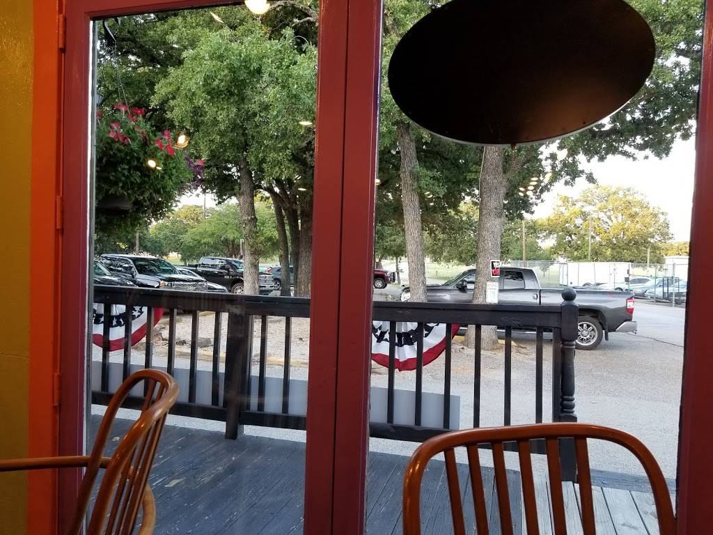 Mrs. Livelys Cajun Konnection | restaurant | 721 E Hundley Dr, Lake Dallas, TX 75065, USA | 9402794299 OR +1 940-279-4299