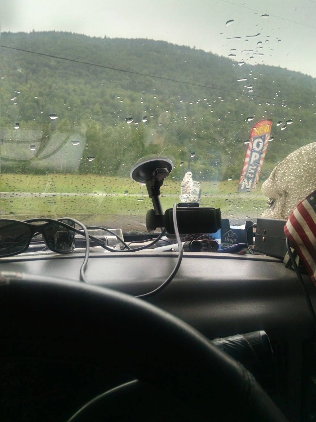 Suzy Qs | restaurant | 3362 NY-9N, Crown Point, NY 12928, USA | 5185974030 OR +1 518-597-4030