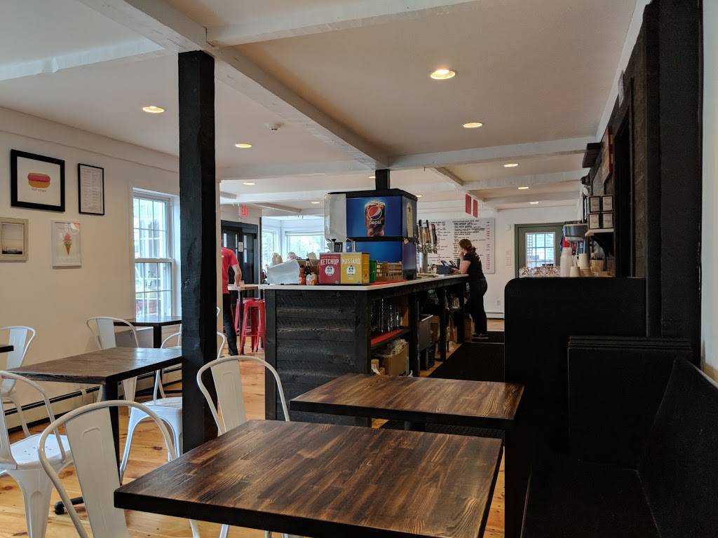 Mom & Pops Burgers | restaurant | 1603 Main St, Chatham, MA 02633, USA | 7748404144 OR +1 774-840-4144