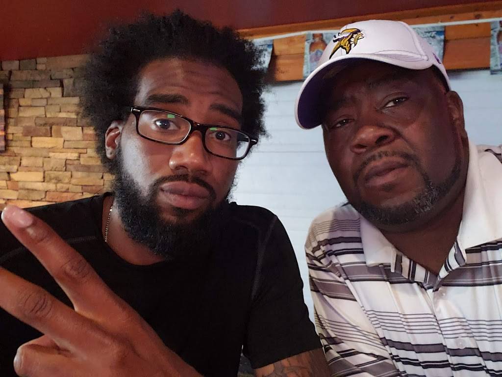 Spikes Tap & Grill | restaurant | 18 7th St SE, Mason City, IA 50401, USA | 6414231189 OR +1 641-423-1189