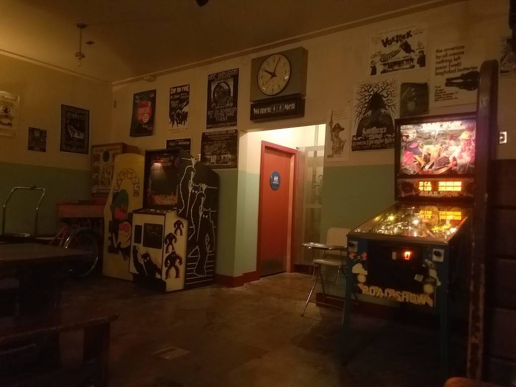 Monstros Pizza | restaurant | 628 W Sacramento Ave, Chico, CA 95926, USA | 5303421111 OR +1 530-342-1111