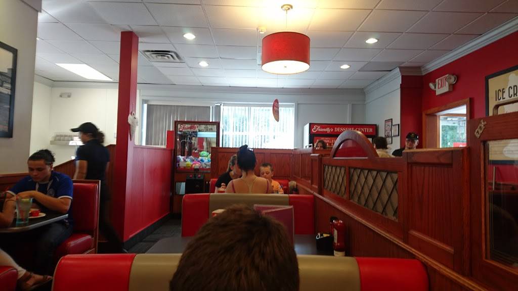 Friendlys | restaurant | 553 Hawkins Ave, Ronkonkoma, NY 11779, USA | 6319816659 OR +1 631-981-6659