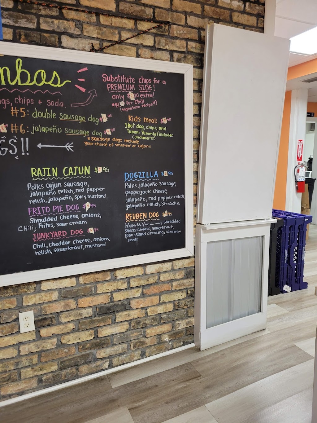 The Wacked Out Weiner Of Milton | restaurant | 5271 Stewart St, Milton, FL 32570, USA | 8505640964 OR +1 850-564-0964