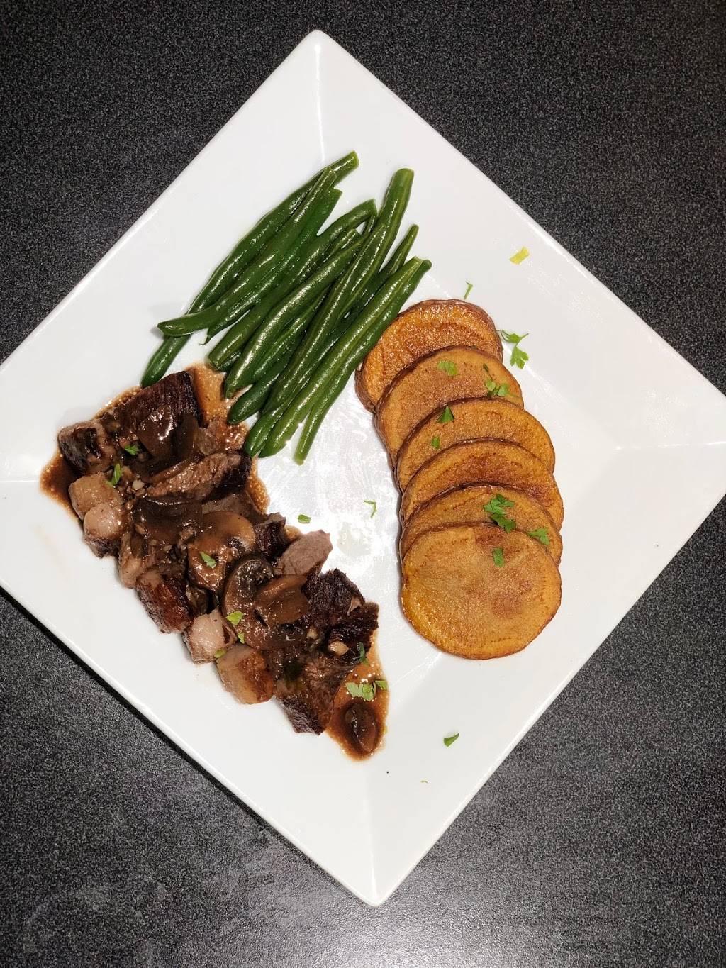 Portofinos Italian Kitchens | restaurant | 6742 Memorial Hwy, Tampa, FL 33615, USA | 8134430595 OR +1 813-443-0595