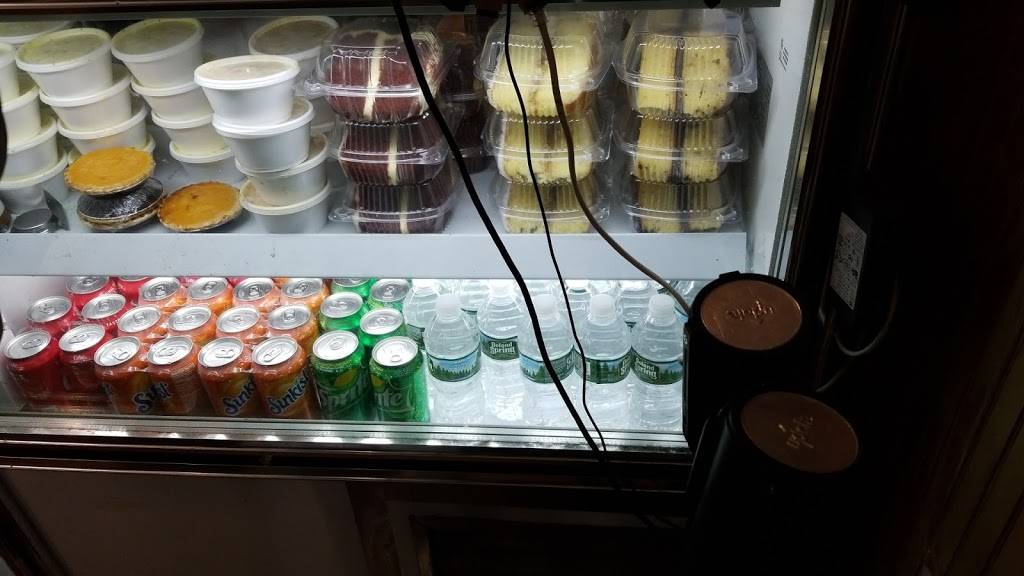 Charles Country Pan Fried Chicken | restaurant | 2461 Frederick Douglass Blvd, New York, NY 10027, USA | 2122811800 OR +1 212-281-1800