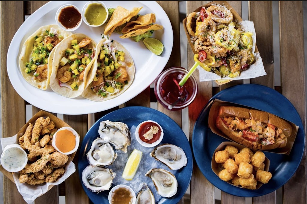 Fish Bar Old Town | restaurant | 1529 N Wells St, Chicago, IL 60611, USA | 3126430450 OR +1 312-643-0450