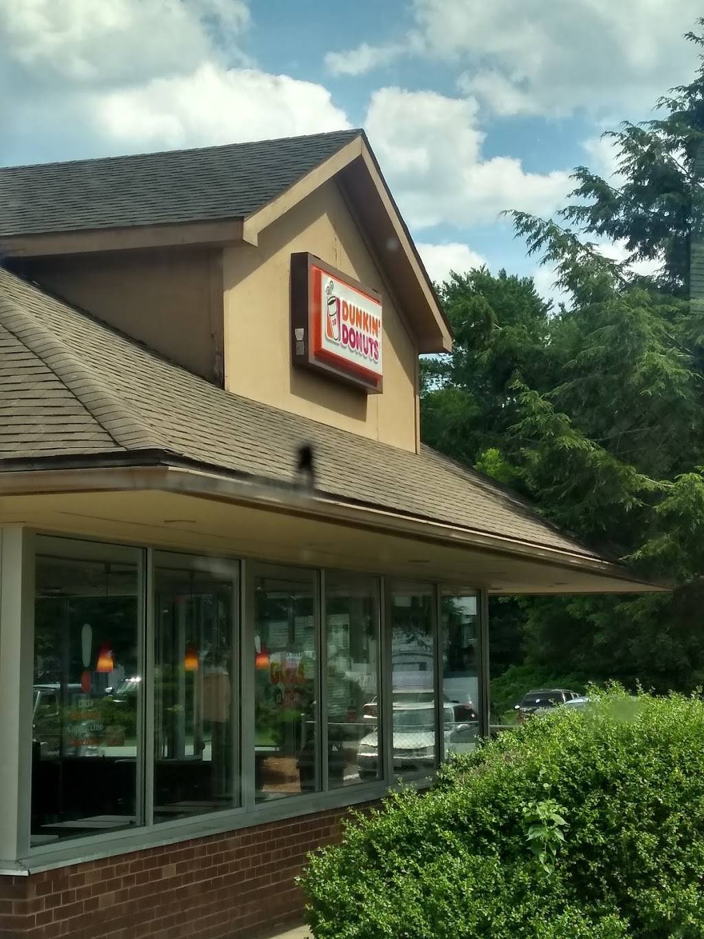 Dunkin | bakery | 21 E Water St, Rockland, MA 02370, USA | 7818781930 OR +1 781-878-1930
