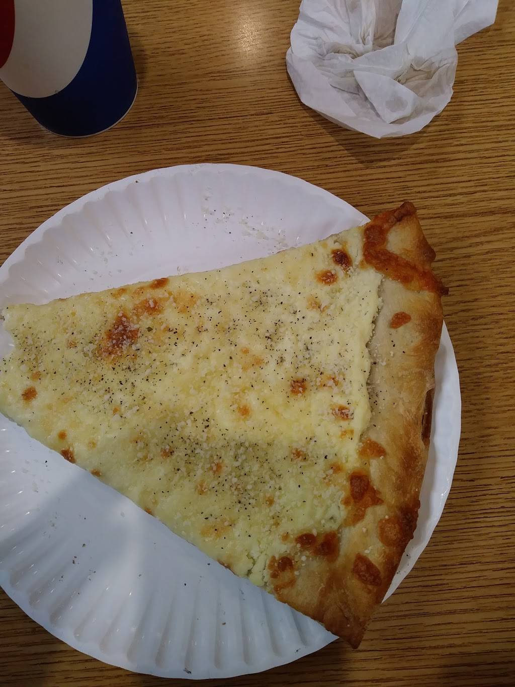 Nunzios Pizza Town | restaurant | 751 NY-109, West Babylon, NY 11704, USA | 6319573365 OR +1 631-957-3365