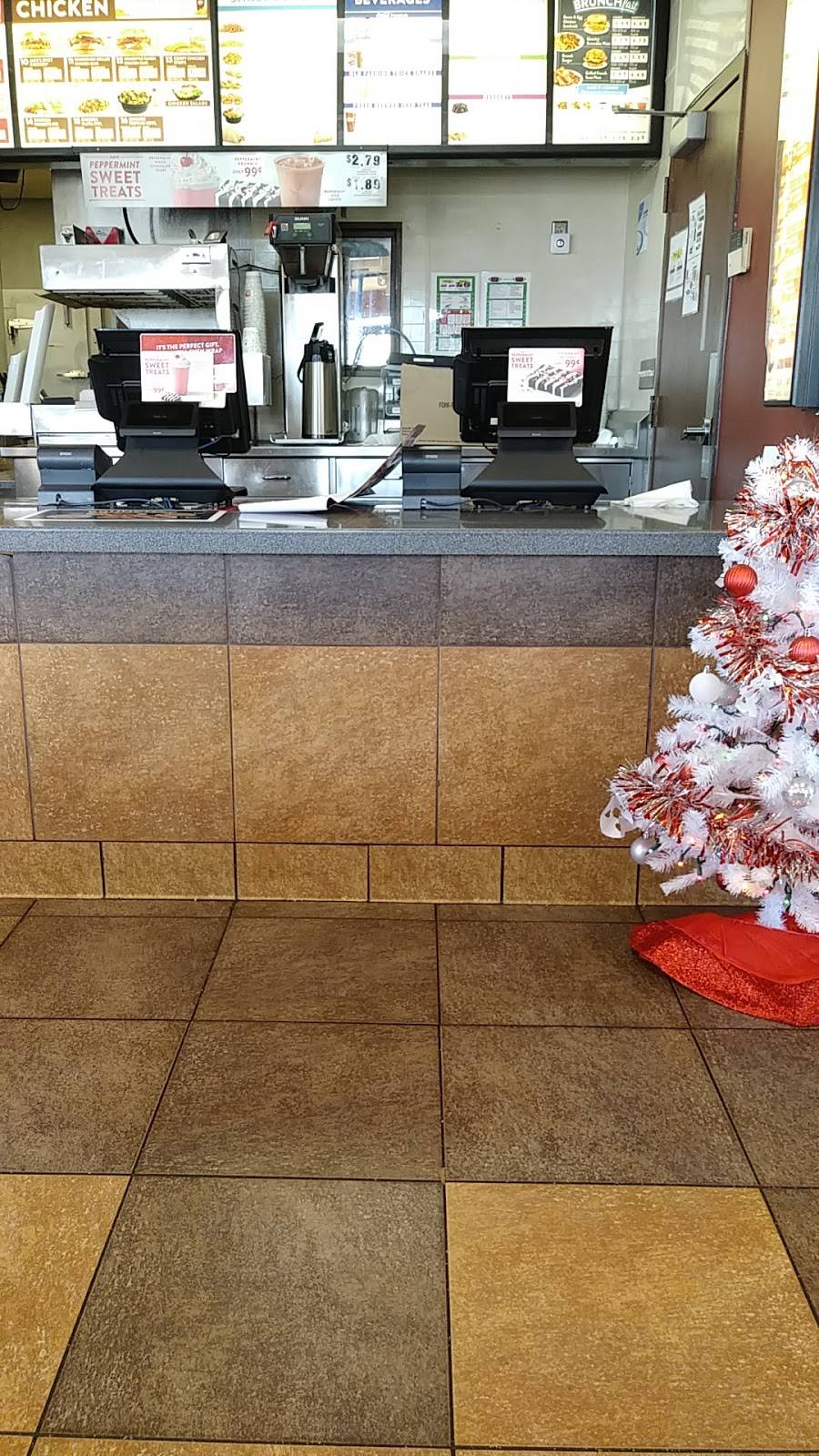 Jack in the Box | restaurant | 11830 Lusher Rd, St. Louis, MO 63138, USA | 3147418770 OR +1 314-741-8770