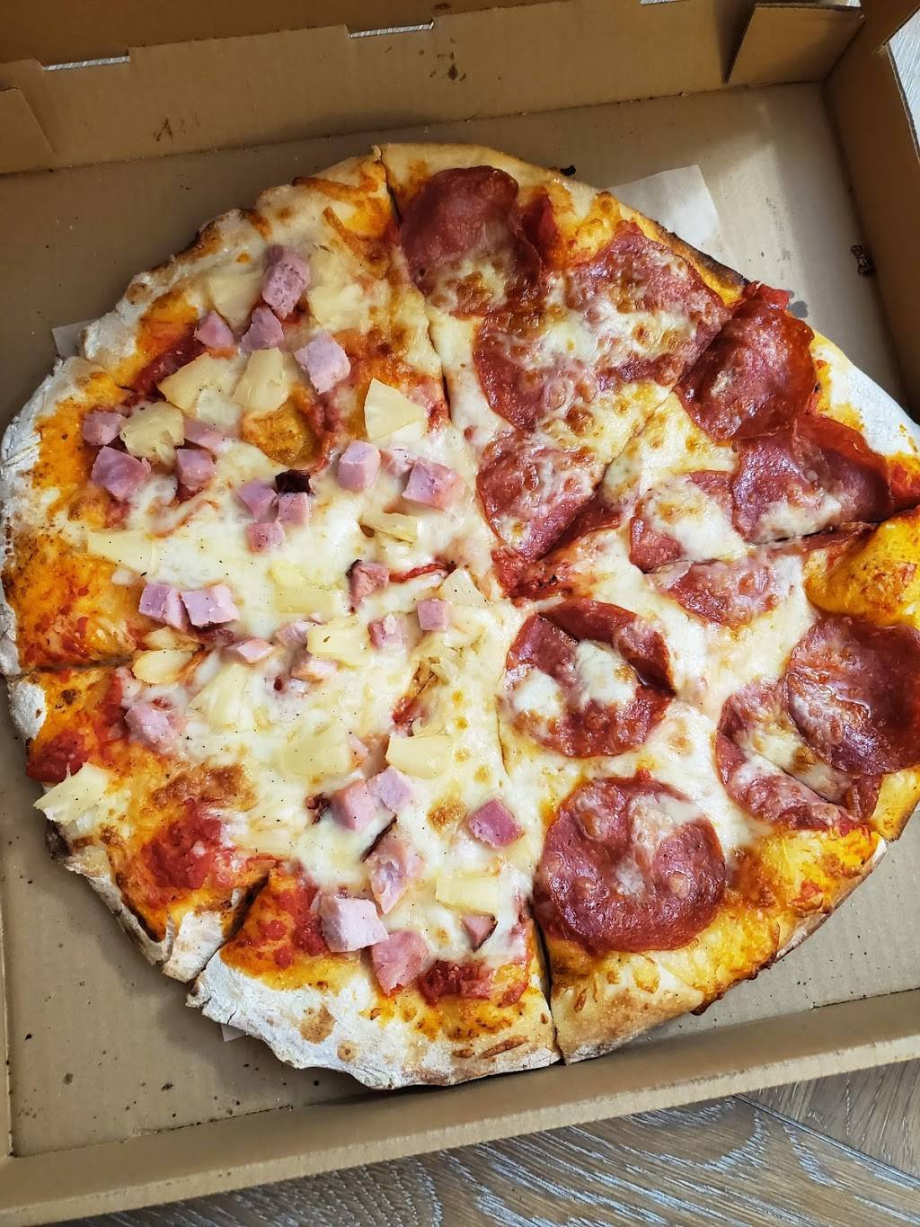 The Rock Wood Fired Pizza | restaurant | 2420 Columbia House Blvd, Vancouver, WA 98661, USA | 3606957625 OR +1 360-695-7625