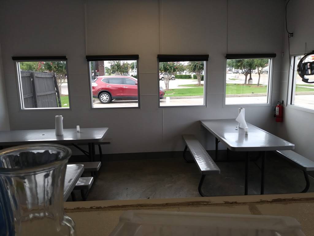 La Paisanita Taqueria | restaurant | 110 N 1st St, Garland, TX 75040, USA | 9722729300 OR +1 972-272-9300