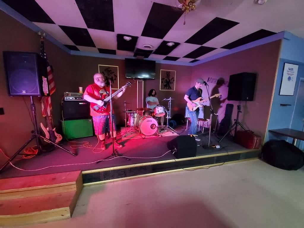 Sullys Billiards Bar & Grill | restaurant | 318 Scott St, Metropolis, IL 62960, USA | 6185242991 OR +1 618-524-2991