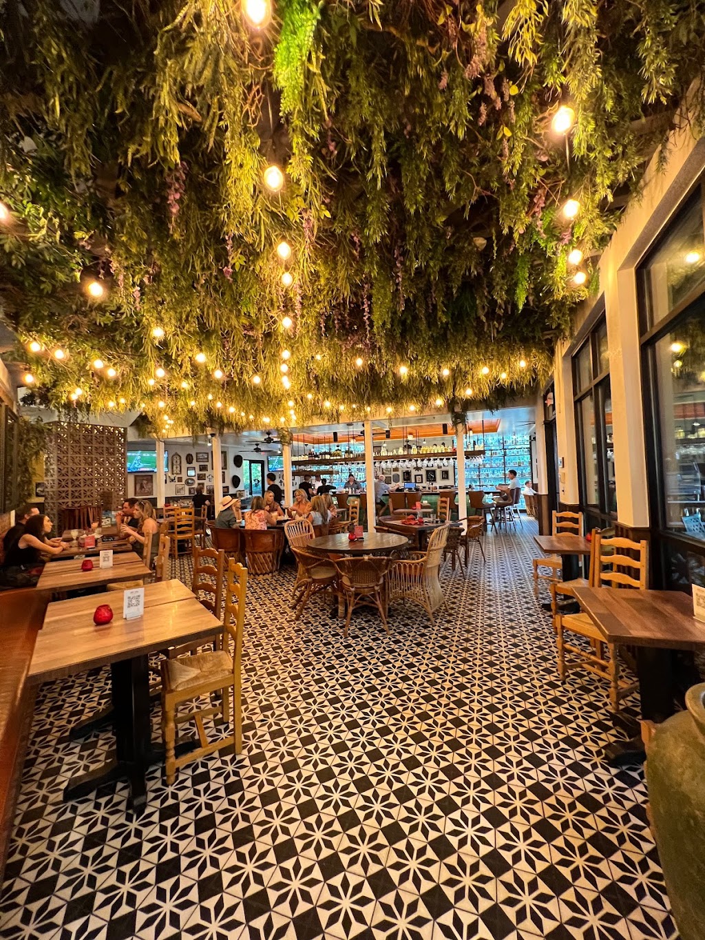 Joe Leo Fine Tex Mex | restaurant | 2722 N Fitzhugh Ave, Dallas, TX 75204, USA | 2143632699 OR +1 214-363-2699