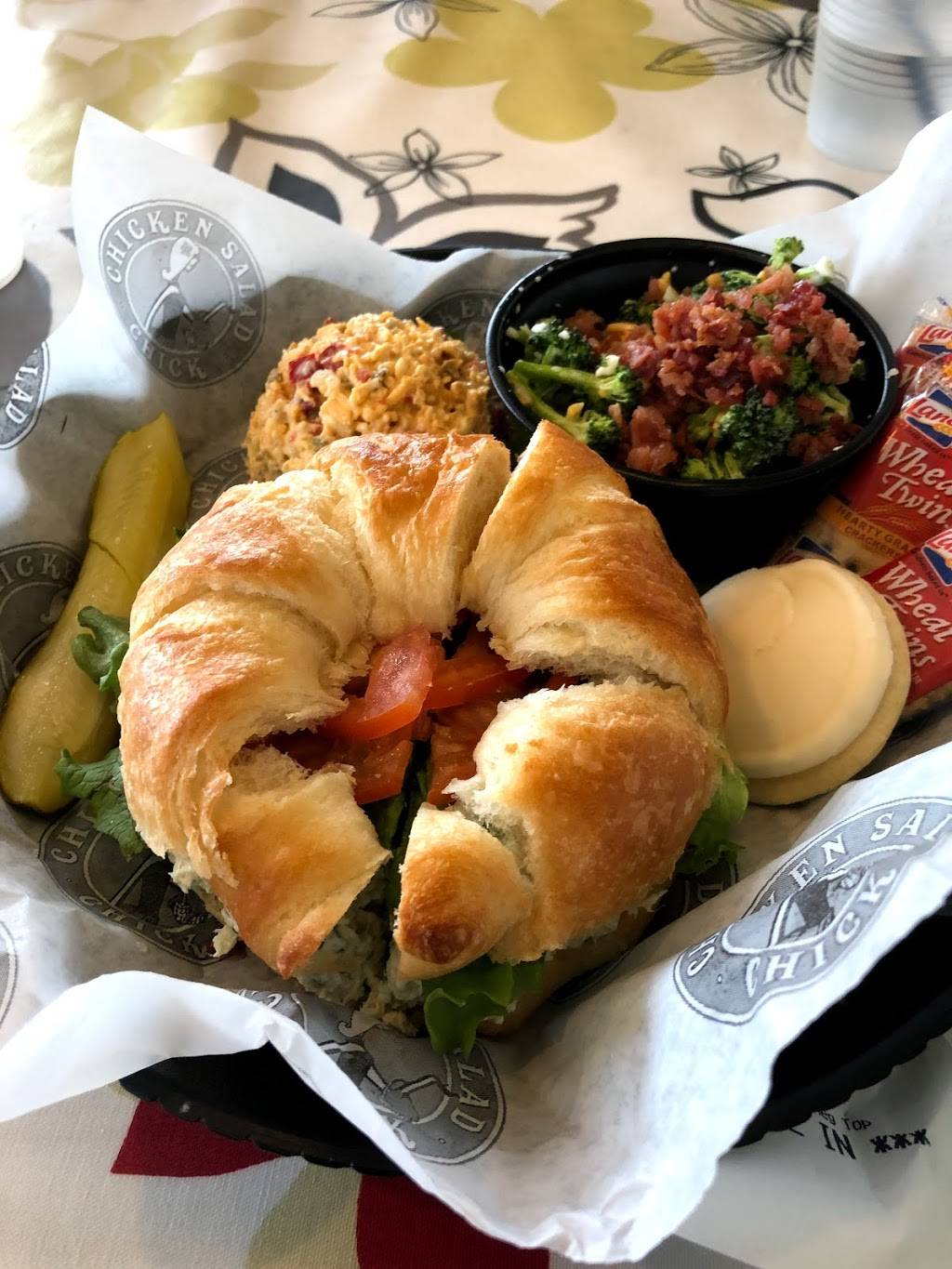 Chicken Salad Chick | restaurant | 4562 Poplar Ave, Memphis, TN 38117, USA | 9013505570 OR +1 901-350-5570