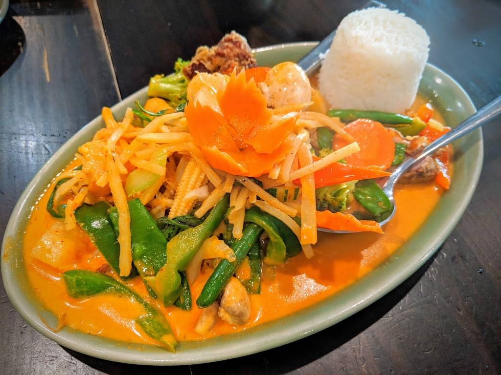 Bangkok Square @North Gainesville | restaurant | 8181 NW 38th Ln #100, Gainesville, FL 32606, USA | 3526726969 OR +1 352-672-6969