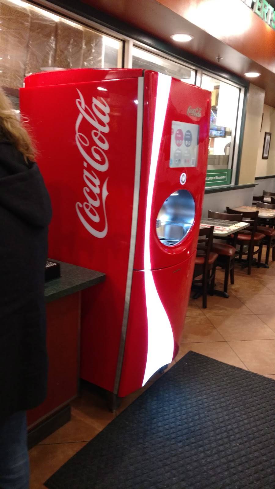 Wingstop | restaurant | 2109 Veterans Pkwy #10, Bloomington, IL 61704, USA | 3098082435 OR +1 309-808-2435