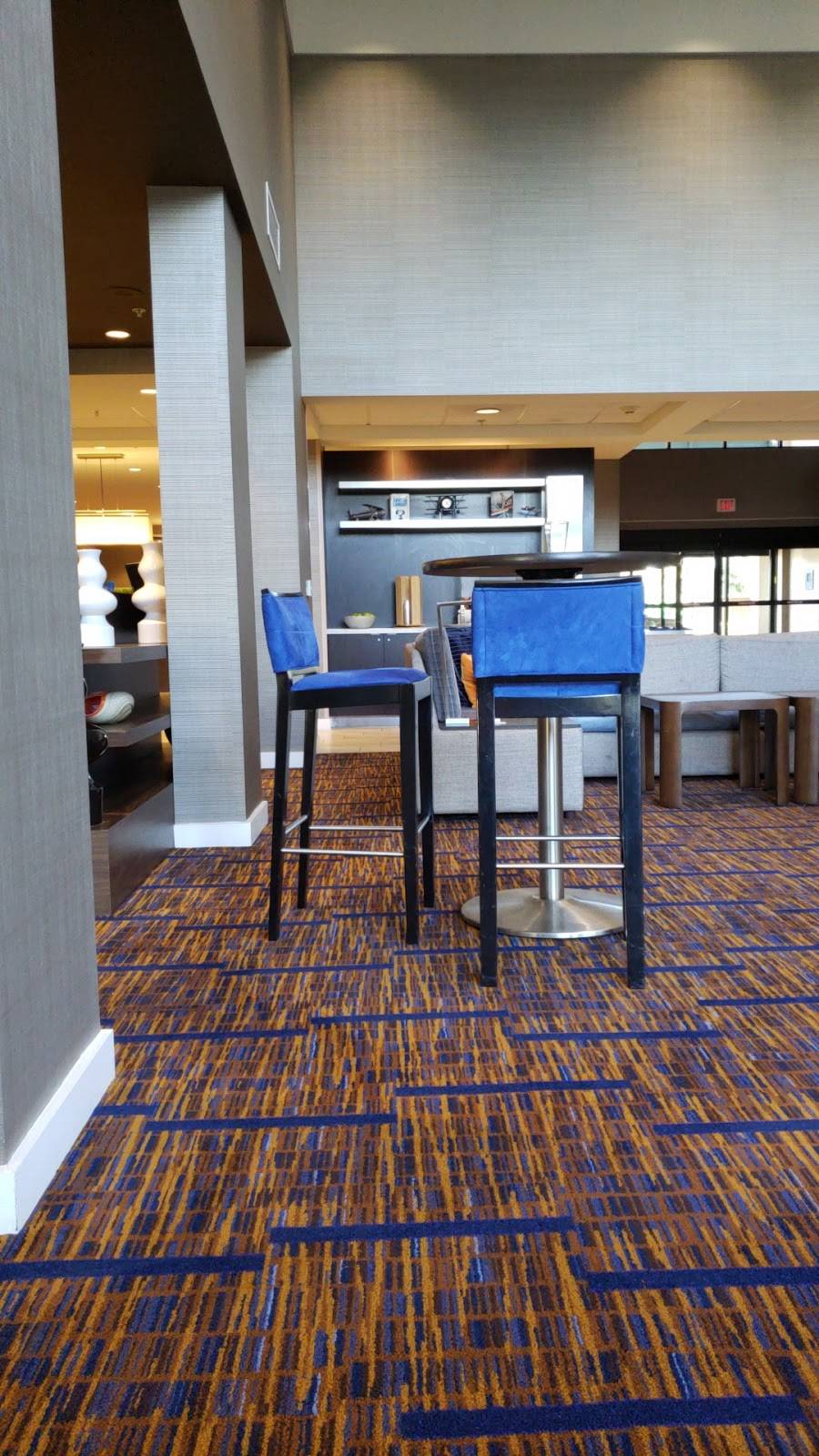 The Bistro – Eat. Drink. Connect.® | restaurant | 350 Hegenberger Rd, Oakland, CA 94621, USA | 5105677616 OR +1 510-567-7616