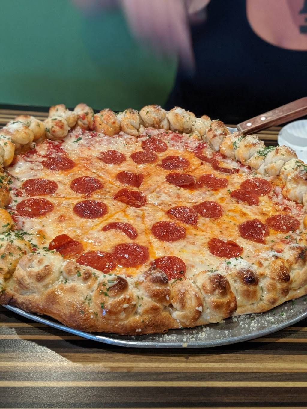 Maglios Pizza | restaurant | 7220 Hancock Village Dr, Chesterfield, VA 23832, USA | 8046394508 OR +1 804-639-4508