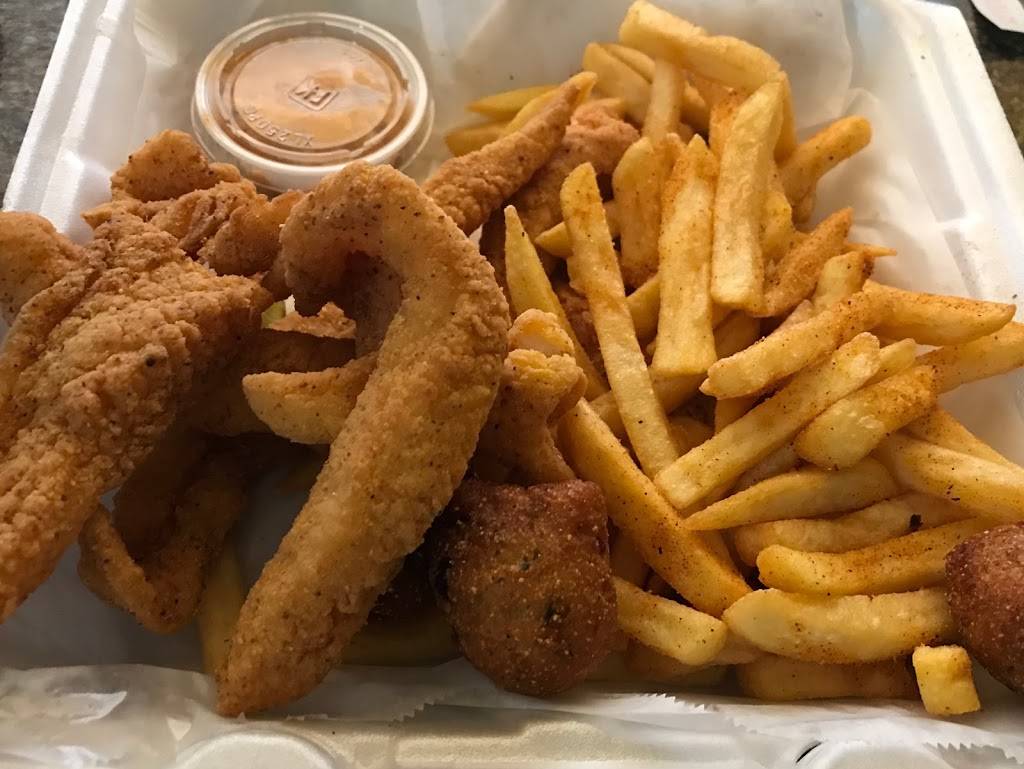 Whiskers Fish and Burgers | meal takeaway | 1702 Singleton Blvd, Dallas, TX 75212, USA | 2149393474 OR +1 214-939-3474