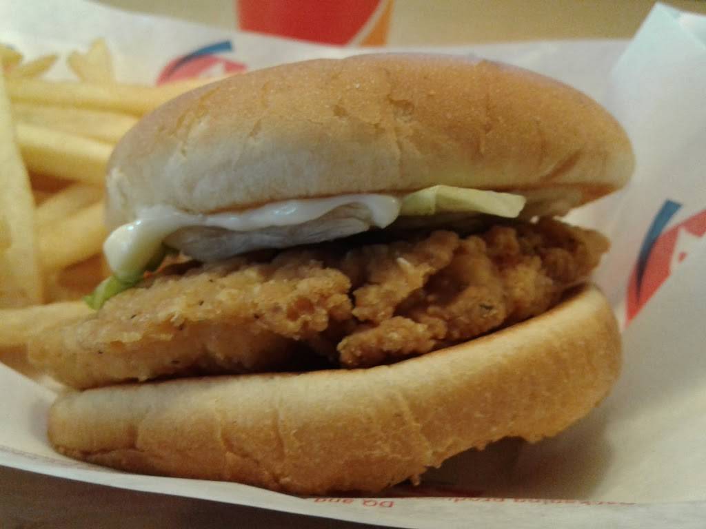 Dairy Queen Grill & Chill | restaurant | 701 WI-136, Baraboo, WI 53913, USA | 6083566313 OR +1 608-356-6313