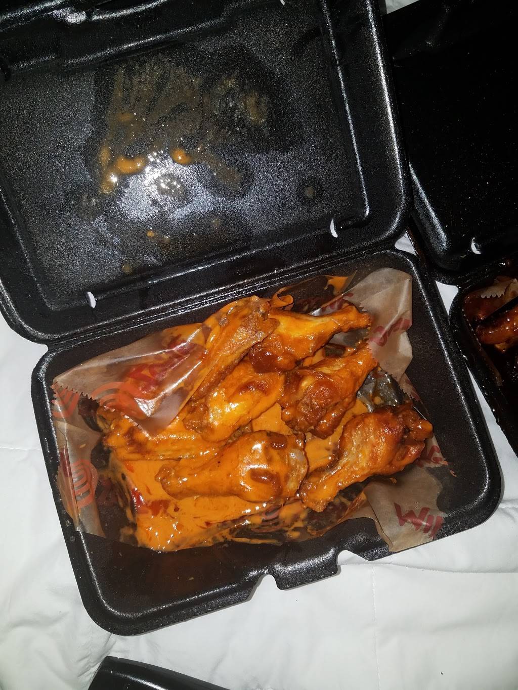 Wing Zone | restaurant | 9605 N Tryon St T, Charlotte, NC 28262, USA | 7047172445 OR +1 704-717-2445