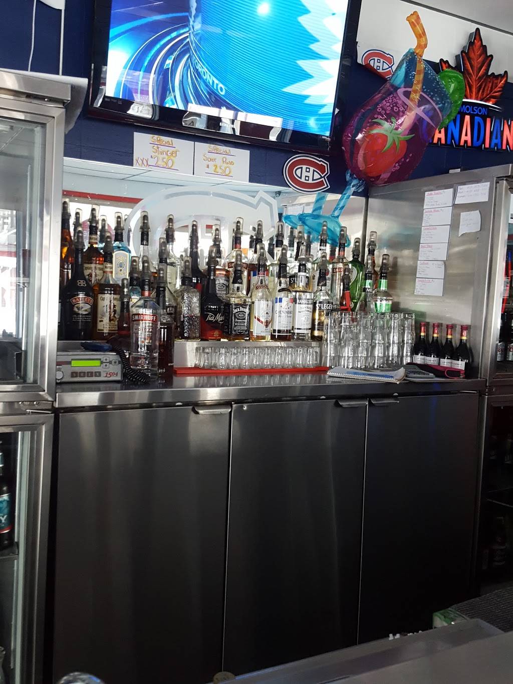 Bistro Douville Inc | night club | 820, av Chambly, Saint-Hyacinthe, QC J2S 6V7, Canada | 4507739169 OR +1 450-773-9169