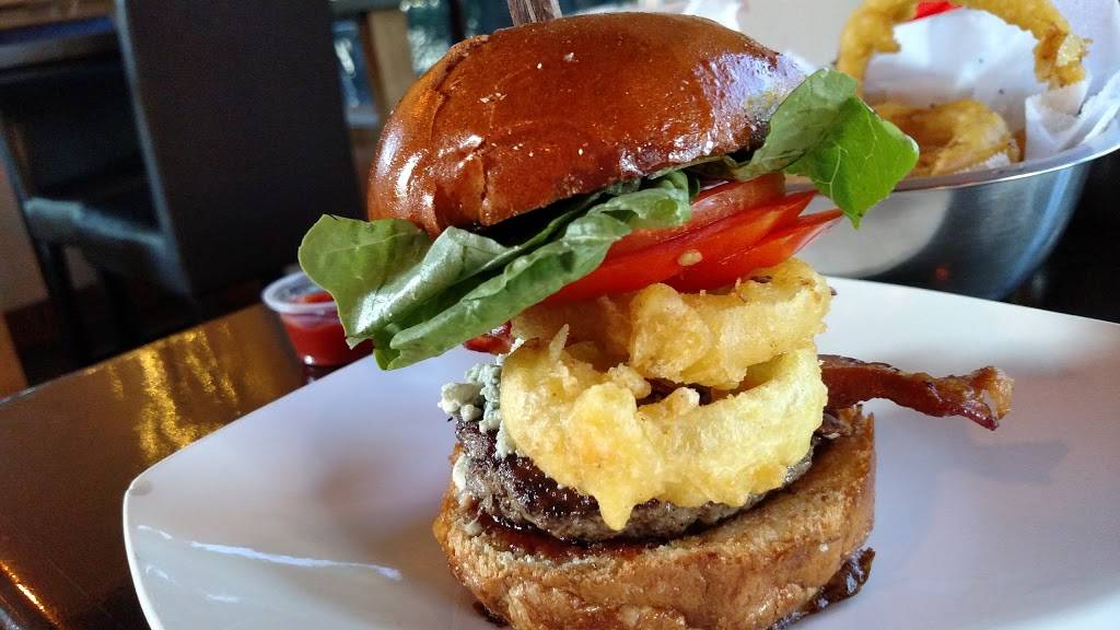 Bricks | restaurant | 23820 Lyons Ave, Santa Clarita, CA 91321, USA | 6612861091 OR +1 661-286-1091