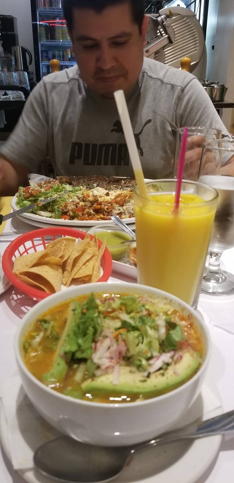 Guadalupe mexicaine | restaurant | 2345 Rue Ontario E, Montréal, QC H2K 1W2, Canada | 5145233262 OR +1 514-523-3262