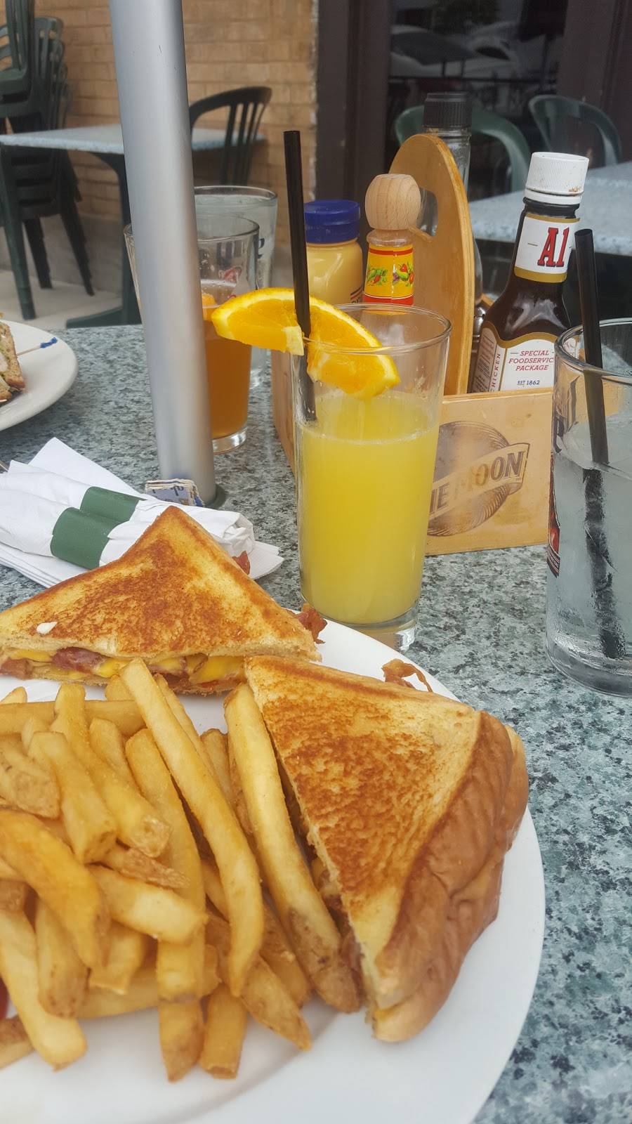 McNamaras | restaurant | 4328 W Irving Park Rd, Chicago, IL 60641, USA | 7737251800 OR +1 773-725-1800