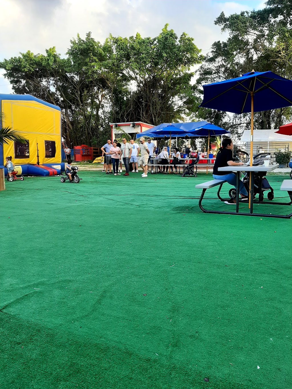 Club Rancho Gaspar | restaurant | 16480 NW 117th Ave, Hialeah, FL 33018, USA | 3053452782 OR +1 305-345-2782