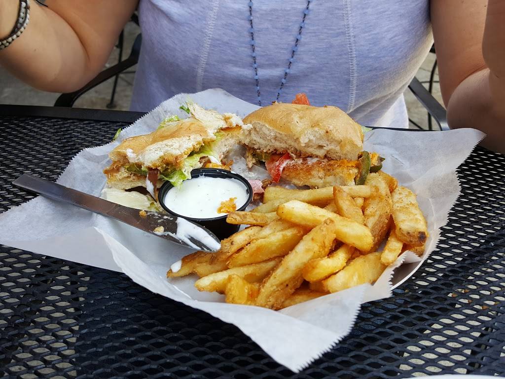 Mugshots Grill & Bar Uptown | restaurant | 2311 Richard Arrington Jr Blvd N #100, Birmingham, AL 35203, USA | 2055216422 OR +1 205-521-6422