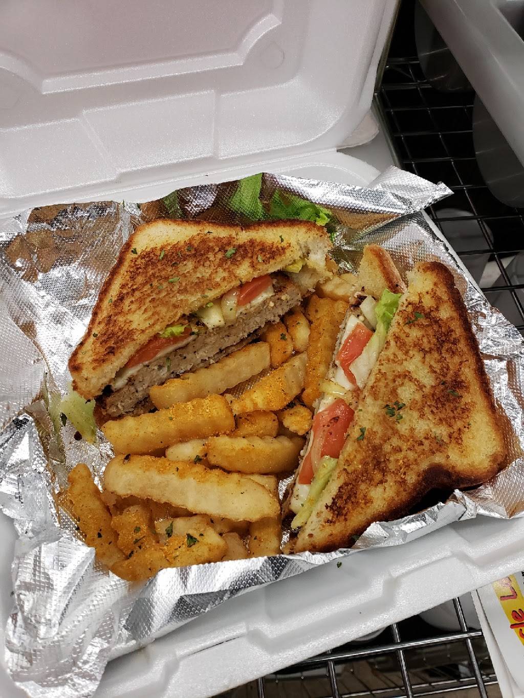 18 Wayz Wingz & Thingz | restaurant | 1621 Getwell Rd, Memphis, TN 38111, USA | 9012367700 OR +1 901-236-7700