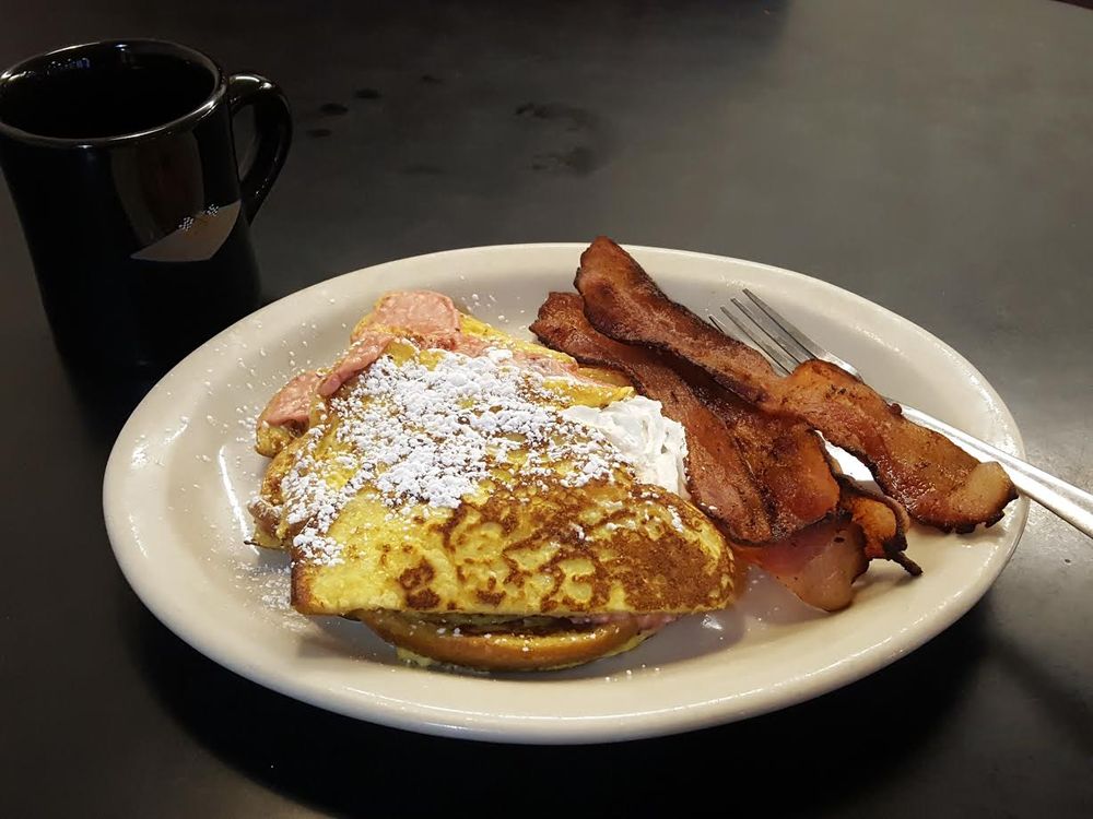 Speedway Café | restaurant | 815 S Federal Blvd, Riverton, WY 82501, USA | 3078576740 OR +1 307-857-6740